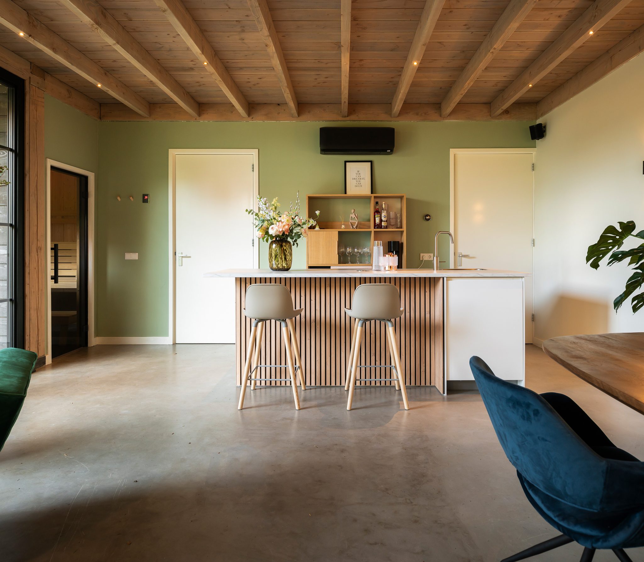 All-in-one tuinkamer met kantoor, berging en wellness - Stantico
